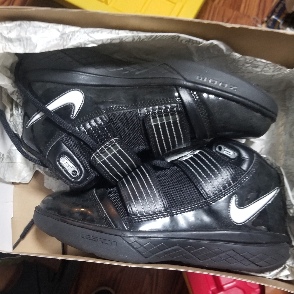 Nike Lebron Soldier III